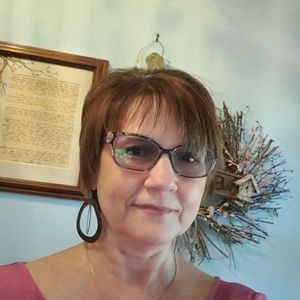 Meet your Posher, Pam